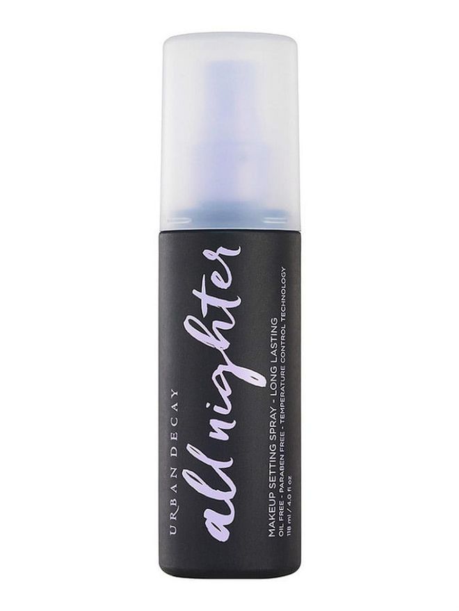 Designed to protect makeup against temperature fluctuations, mist this on to keep makeup looking fresh and radiant for up to 16 hours. 
