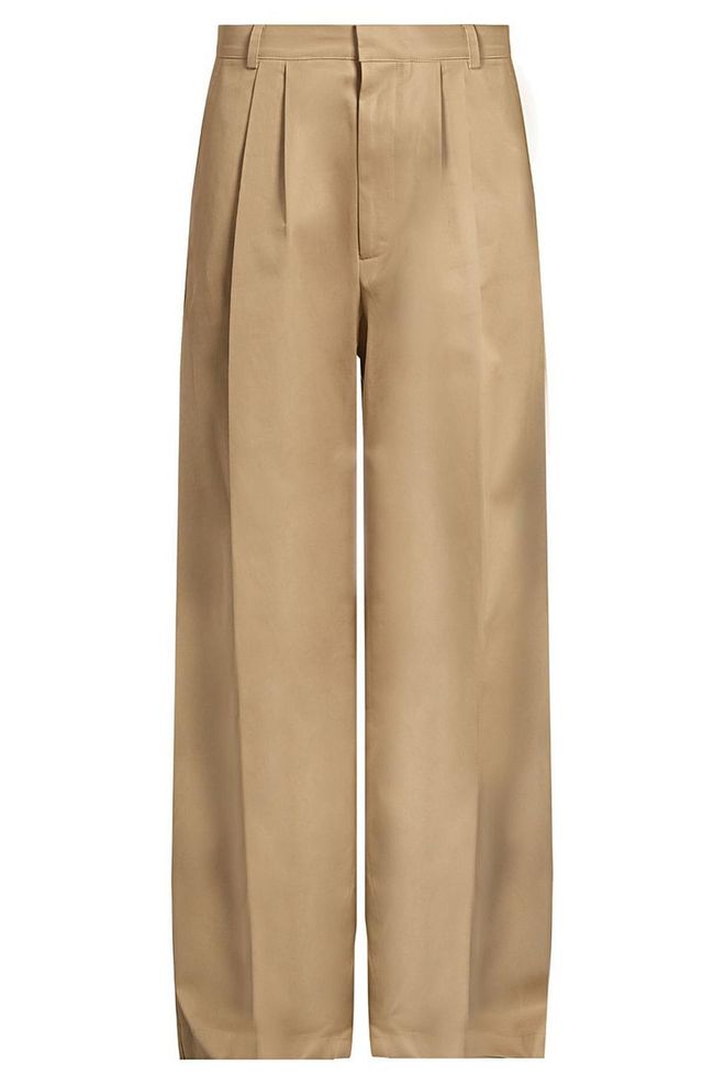 Add a modern take to these chino trousers and style with trainers and a T-shirt.