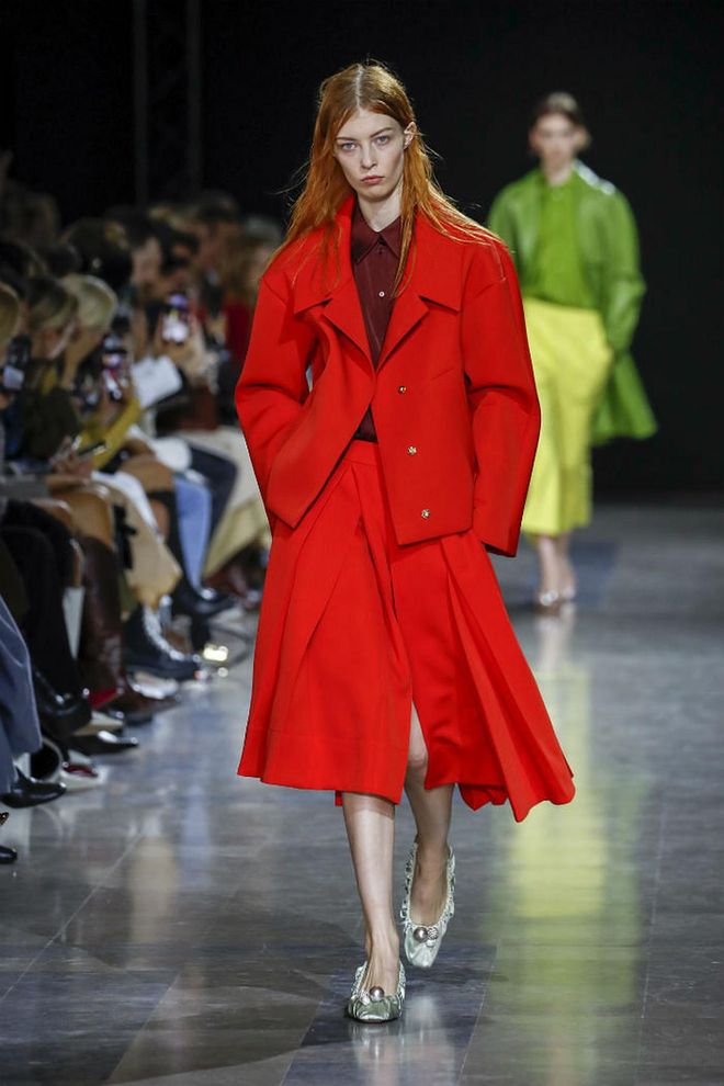 Go red or go home. A bold crimson suit is a cool staple you'll want to add to your wardrobe.

Photo: Showbit