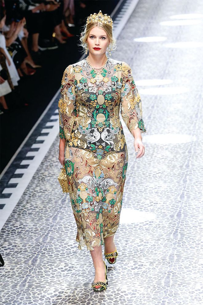 As the eldest daughter of 
Charles Spencer, 9th Earl Spencer, and niece of the late Princess Diana, Lady Kitty Spencer has possibly the strongest ties with fashion for any blue blood. With 
an aunt who so famously wore Versace to much aplomb, Lady Kitty Spencer also holds her own 
in the rarefied world of high fashion: In addition to walking Dolce&Gabbana’s runway, she’s also the face of the brand�’s #DGVenezia campaigns for 
spring/summer 2018.