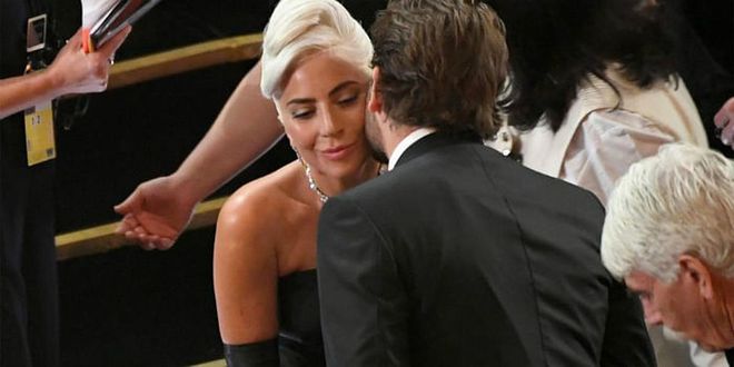 Gaga and Cooper reunited at the 2019 Oscars with a kiss on the cheek.
Photo: Getty