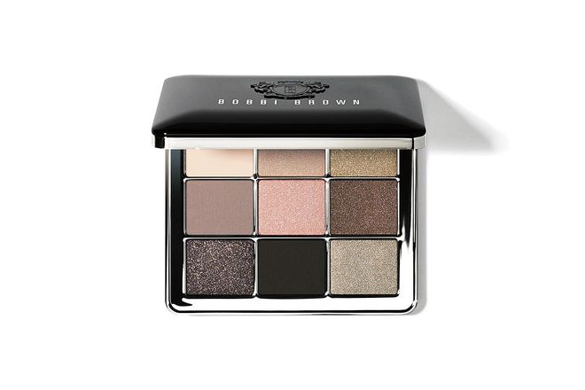 Ranging from matte neutrals to sparkly metallics, nine versatile shadows sit in this sleek compact for endless possibilities.