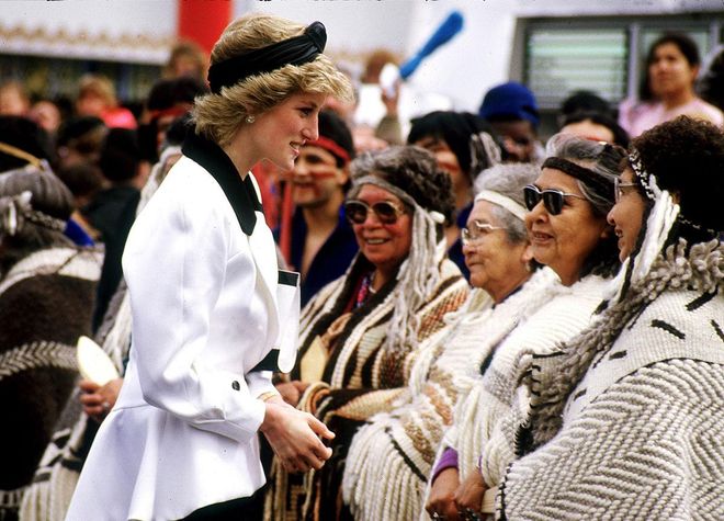Meeting with native Canadians at the 1986 Expo Exhibition in Vancouver, Canada. Photo: Getty