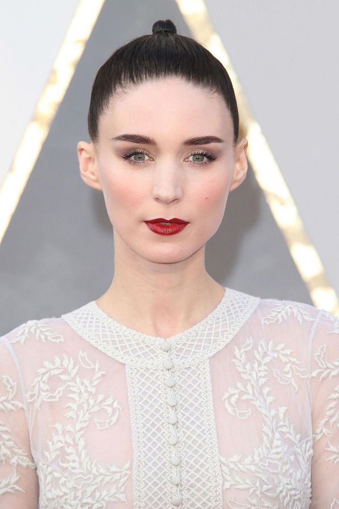 Mara's dark, candy apple lips popped against her delicate dress at the Academy Awards.
