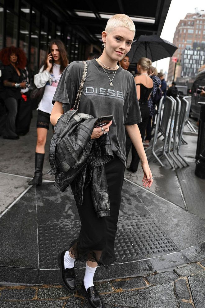 NEW YORK, NEW YORK - SEPTEMBER 11: Model Maike Inga is seen wearing a Diesel t-shirt and black skirt outside the Khaite show during New York Fashion Week S/S 2023 on September 11, 2022 in New York City. (Photo by Daniel Zuchnik/Getty Images)