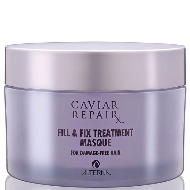 Rich in proteins and vitamins, caviar extract repairs hair strands at the core and smoothens cuticles so hair breakage is kept at bay.