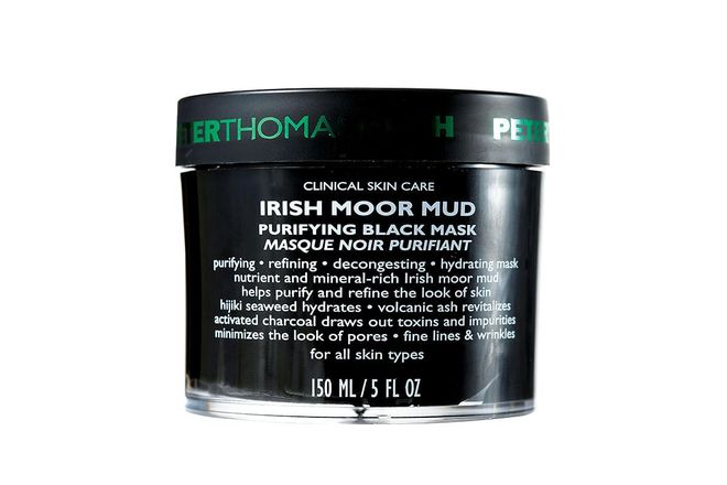 This non-drying blend of Irish Moor Mud, seaweed extract, volcanic ash and Activated Charcoal purges skin of impurities, while replenishing skin with nutrients, minerals and antioxidants for skin
that is thoroughly cleansed
without any feeling of tightness.