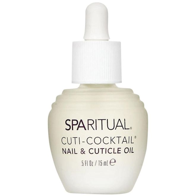 Antioxidant-rich plant oils instantly condition and restore parched cuticles. 