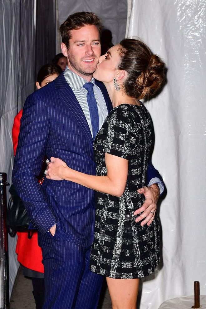 Armie Hammer and his wife Elizabeth Chambers—two equally beautiful and tall specimens—were caught in a cute embrace at the 2017 Independent Film Awards in New York City. Photo: Getty