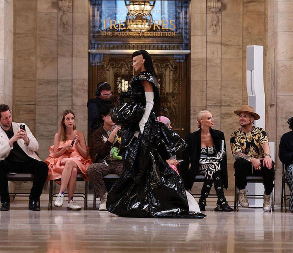 Bella Hadid walks the runway at Marc Jacobs’s fall 2022 show.