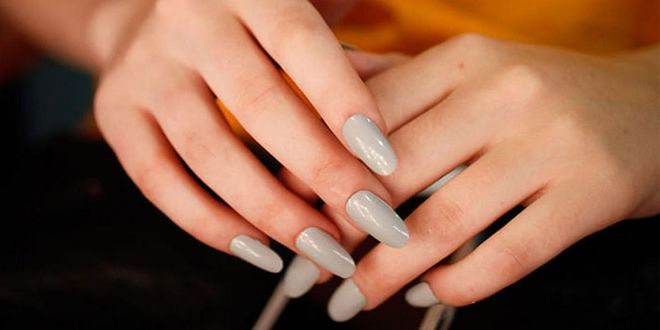 #Beautyschool: What To Do When Your Nail Is About To Break