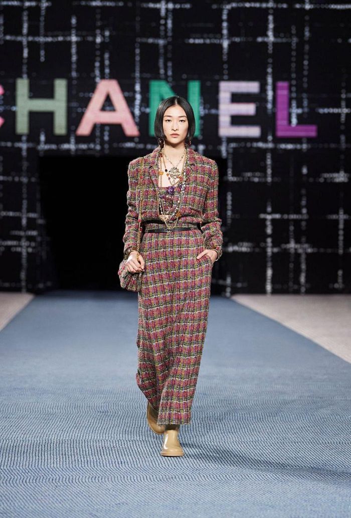 Chanel Fall-Winter 2022/23: Classic yet contemporary couture done