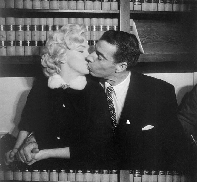 Monroe and DiMagio kiss in the judge's chambers at San Francisco City Hall on their wedding day. Photo: Getty 