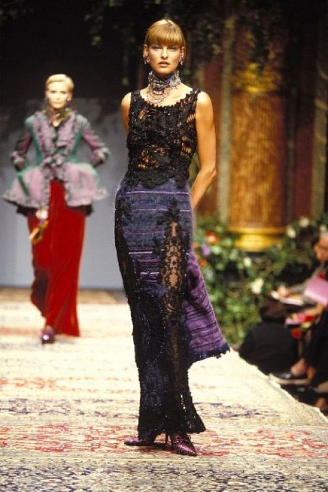 Christian Lacroix Haute Couture Autumn/Winter 1996-1997 fashion show. Photo: Getty 