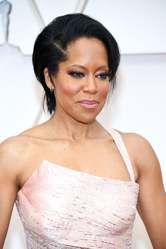 Regina King looked so elegant in a blush Versace gown with matching pink lipstick and dramatic, sultry lashes.

Photo: Kevin Mazur / Getty