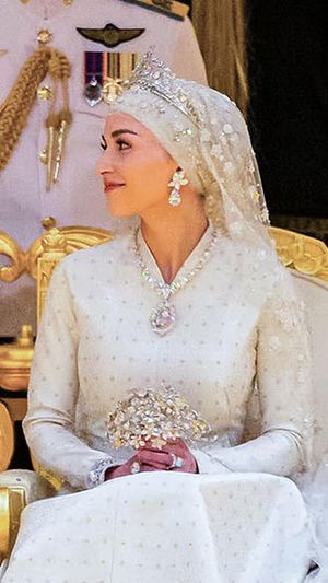 hbsg-flower-diamond-tiara-prince-mateen-brunei-feature