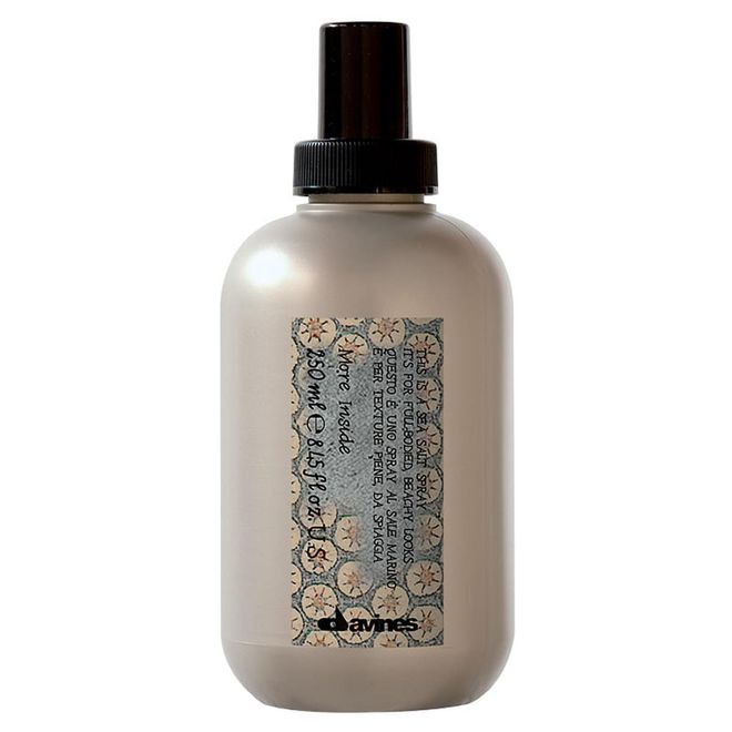 When used on wet hair before styling, this gives pin-straight tresses volume and adds definition to wavy
hair while creating a lived-in effect.