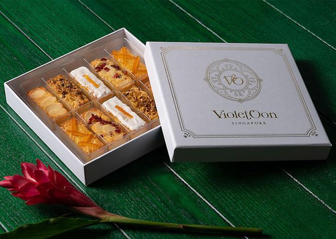 A traditional Eurasian dessert of semolina and ground almonds laced with brandy, these Sugee Financiers are perfect for gifting. Each box contains ten pieces garnished with assorted toppings, including toasted almond slivers, almond and cranberries, chopped pistachio and dried apricot.