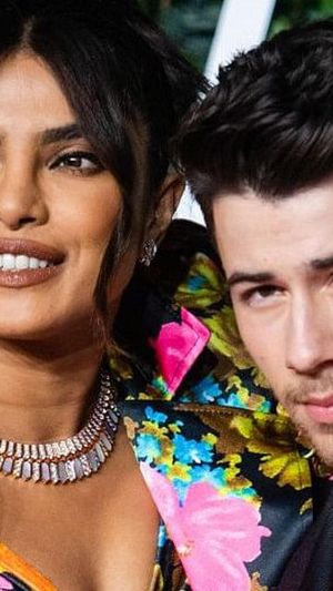 Priyanka Chopra Nick Jonas 2021 Fashion Awards