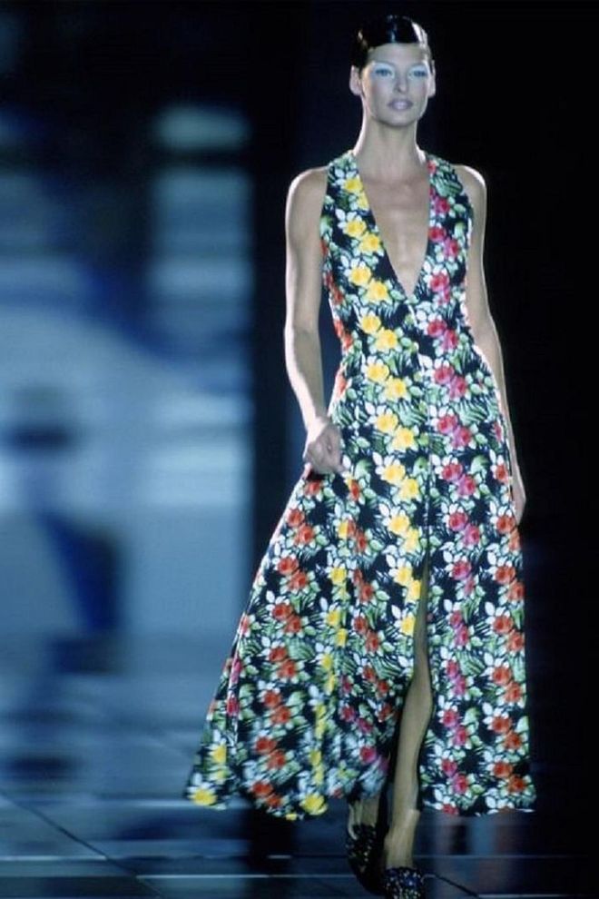 Gianni Versace RTW Spring 1993 fashion show. Photo: Getty 