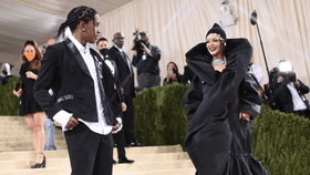 Twitter Is Losing It Over Rihanna's Pregnancy Announcement
