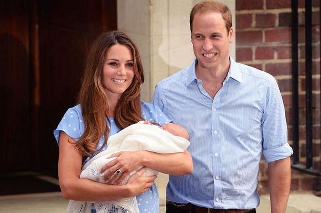 Kate Middleton mirrored a similar polka-dot dress to Princess Diana after giving birth to Prince George. It's considered a sign of respect and tribute to the late Princess.
Photo: Getty
