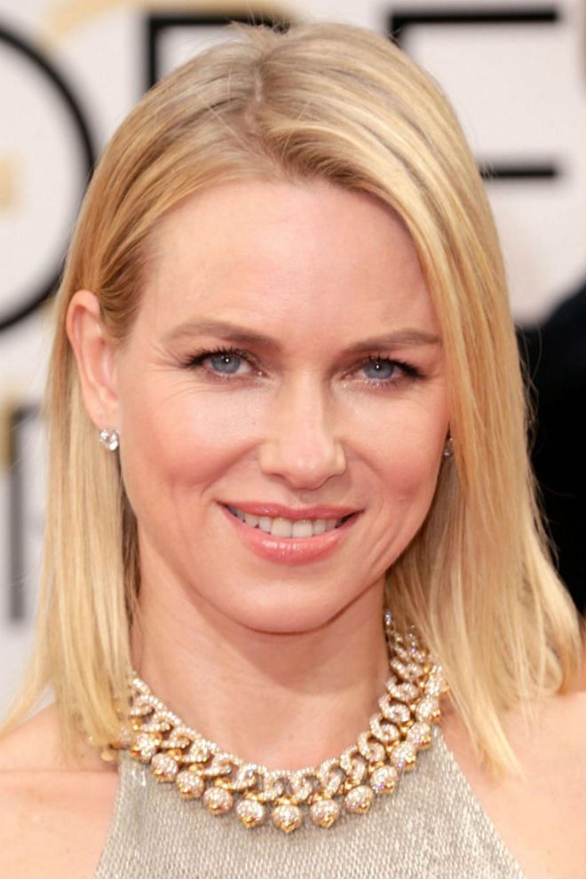 We never tire of Naomi Watts's signature hairstyle.