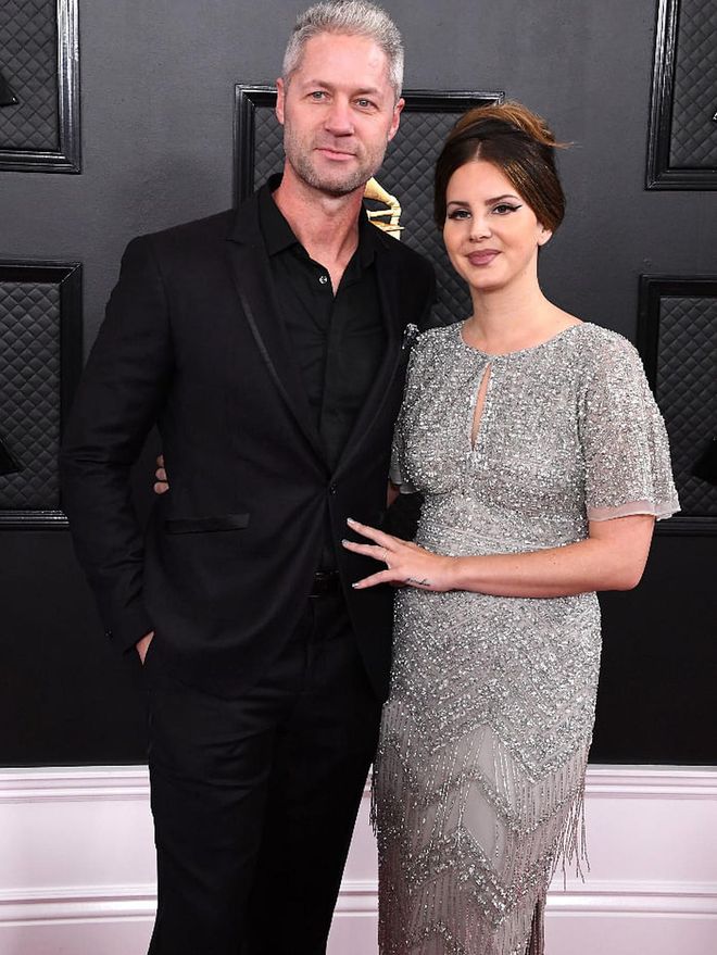 We first saw this duo when Lana walked the 2020 Grammy’s red carpet with the 46-year-old. Once again, it seems that conflicting schedule is a reoccurring reason for celebrity splits. After 6 months together, Larkin confirmed that the couple called it quits, explaining in an interview, “Right now, we’re just friends.” Despite their separation, he revealed that the two have remained on good terms.