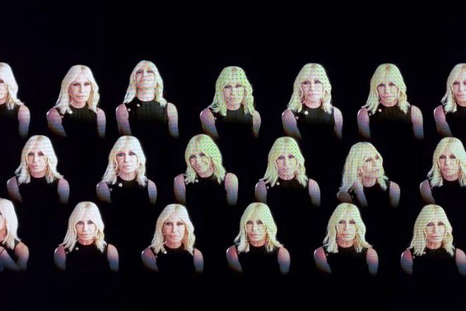 Donatella Versace greeted the guests and took her bow after the show through the giant LED screen.