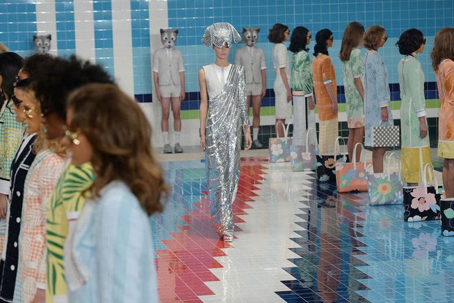 Thom Browne injected a healthy dose of fun into this New York Fashion Week show with a playful, retro-inspired runway of colour-blocked tile. Chunky geometric trends are no stranger to Fashion Week — and we can't get enough of them at home, either. Chevron-patterned pillows and throws, anyone?