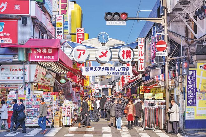 The Ameyoko shopping street in Tokyo, which is also home to many street-food stalls. (Photo: 123RF)