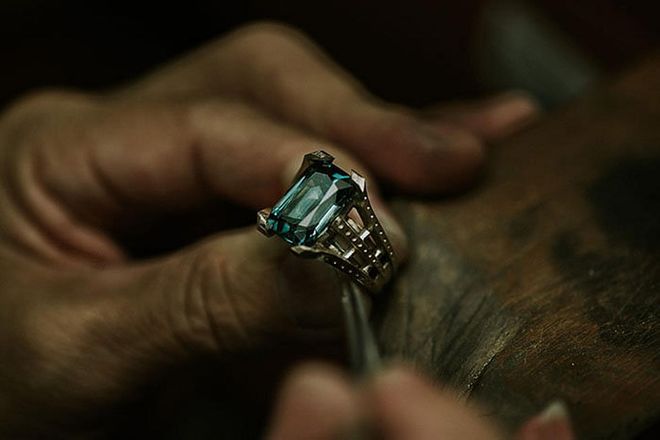 An indicolite tourmaline ring with a flawless 10 carat stone, set in a vintage design with a modern touch. Diamonds are cut precisely to ensure there is no gap between the indicolite and diamond - this is a challenging design to complete. Photo: courtesy of an Arte Oro client.