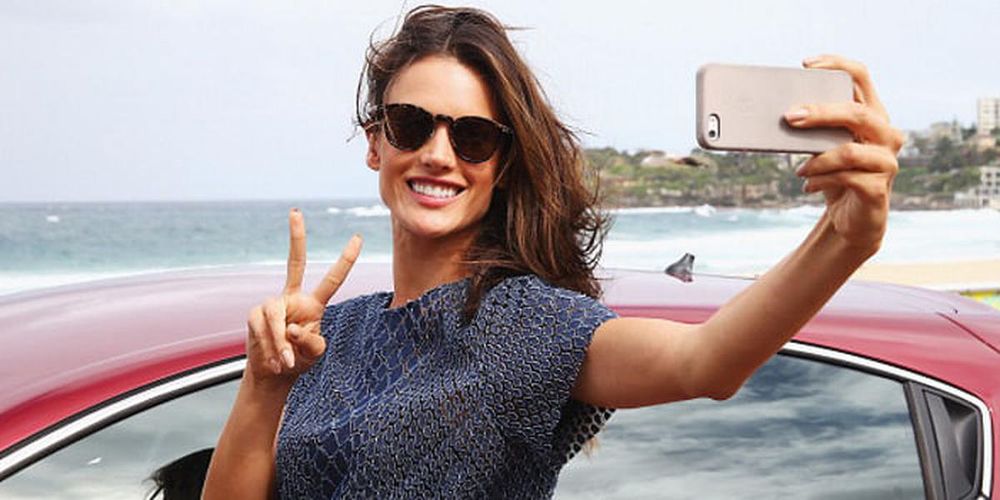 How To Take A Selfie Like A Supermodel