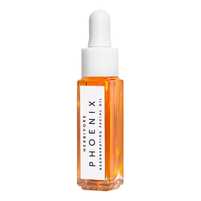 As its name suggests, this nourishing face oil supports skin’s natural regenerative properties thanks to rosehip and chia seed oils. Readily absorbed into the skin, they improve skin elasticity and soften the appearance of fine lines and wrinkles for a smooth and supple complexion.