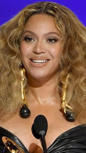 Beyonce in Schiaparelli at the Grammys 2021