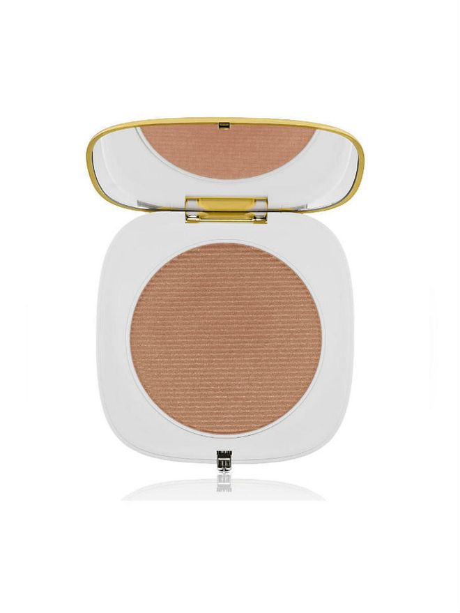 If the year-end festive period isn’t the time to bring on the bling, we don’t know when else is! Another divine highlighter to add to our never-ending wishlist is this one from Marc Jacobs Beauty. With a peachy gold tint, it adds warmth to your complexion and is suitable for your face and body. It’s sheer yet buildable coverage makes it perfect for any time and occasion as you can easily sweep on a light dusting for a barely-there glow or layer on more product to bring out those razor-sharp cheekbones.